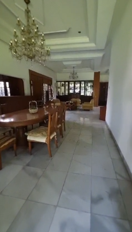 Dijual Rumah 2 Lantai, Luas Area Ekslusif di Cipinang Melayu