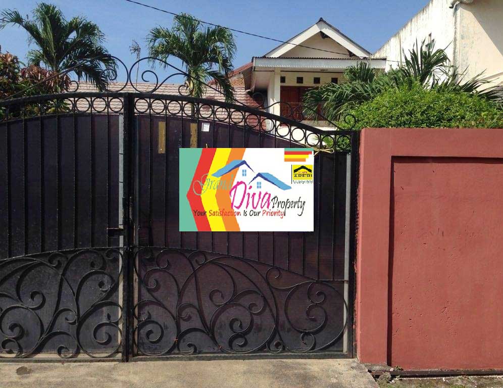 RUMAH DI KOMPLEK BDN PONDOKGEDE JATI WARINGIN