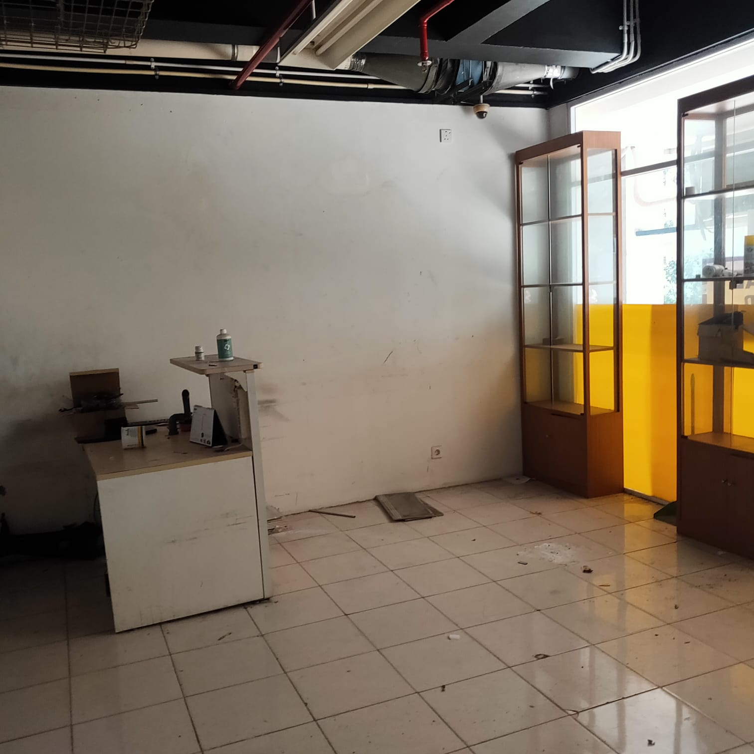 ruko Belmont Residences jl.lapangan bola, meruya ilir, jak bar