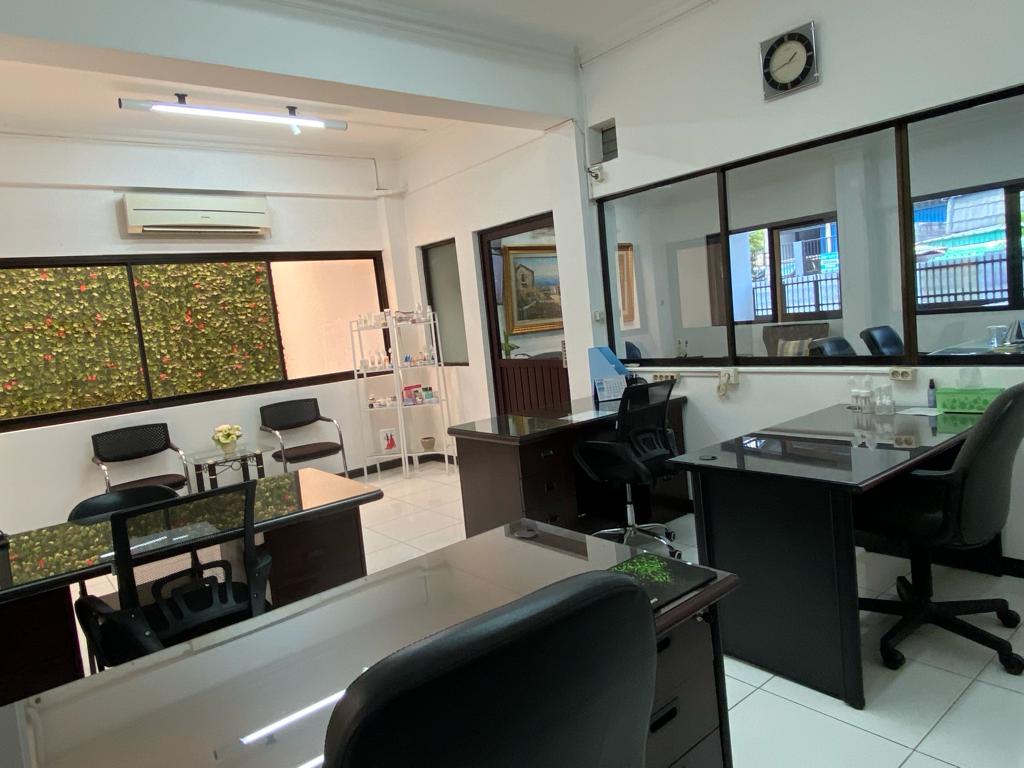 Dijual Rumah Kerajinan, Jakarta Barat bisa utk gudang, konveksi
