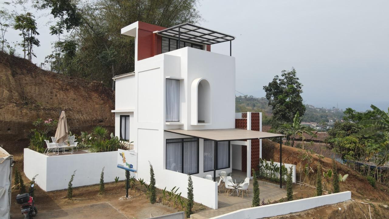 Rumah Estetik Bergaya Santorini 5 Menit dari IKEA