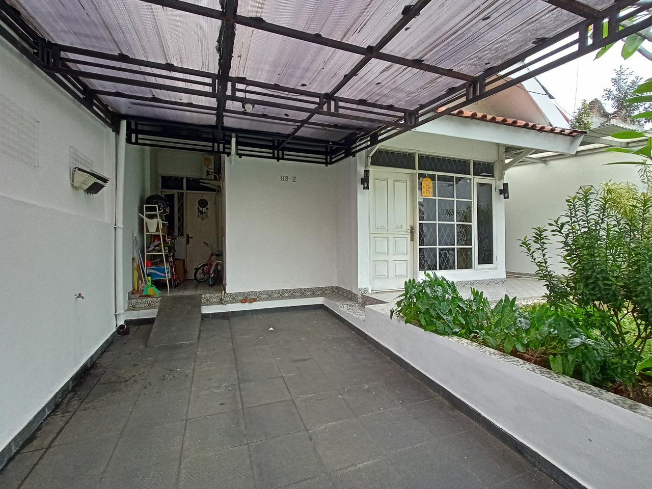 Dijual Rumah Second Lokasi Strategis di Jl. Bukit Cimanggu City