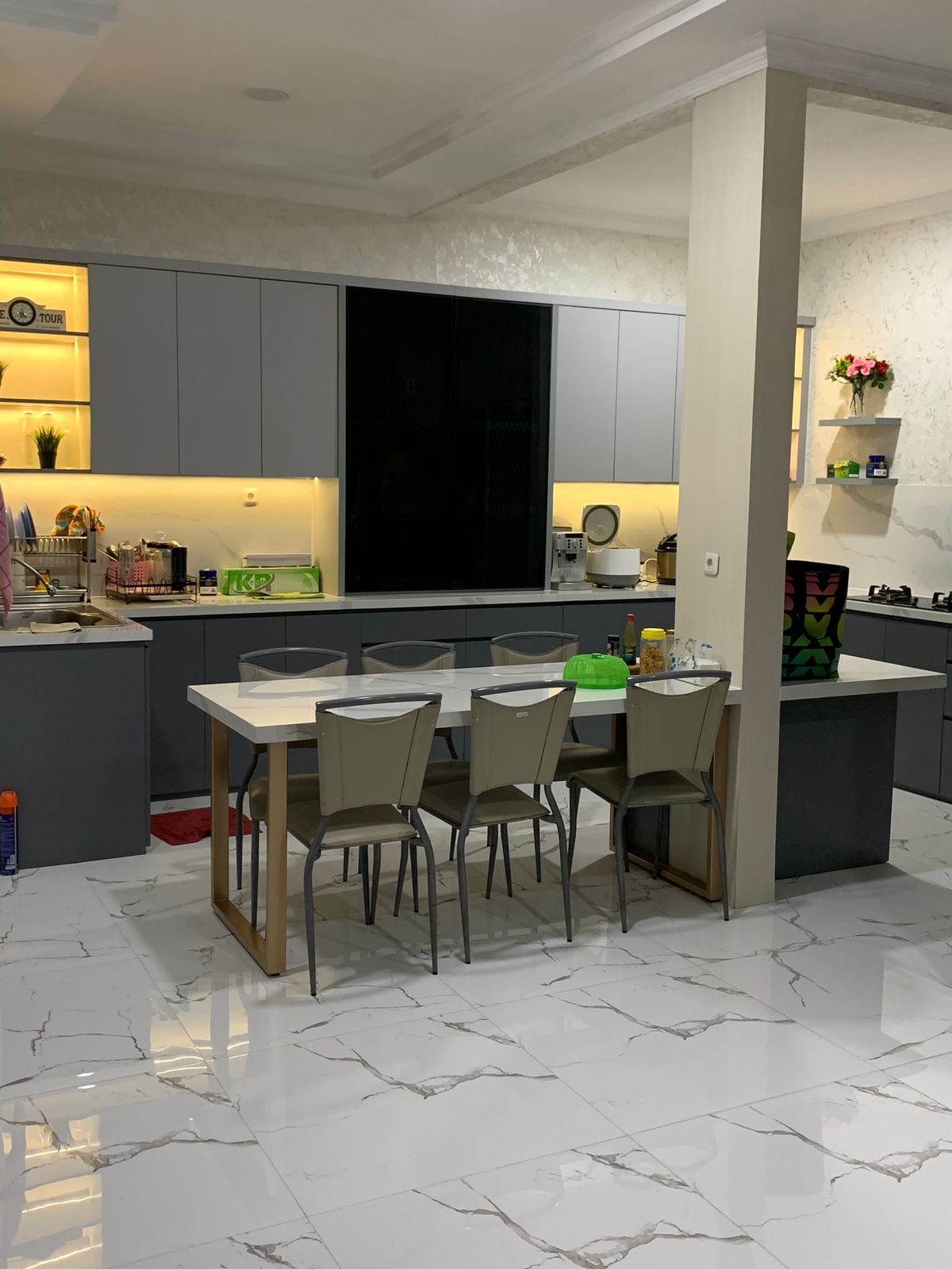 Dijual Rumah Taman Surya, Jakarta Barat