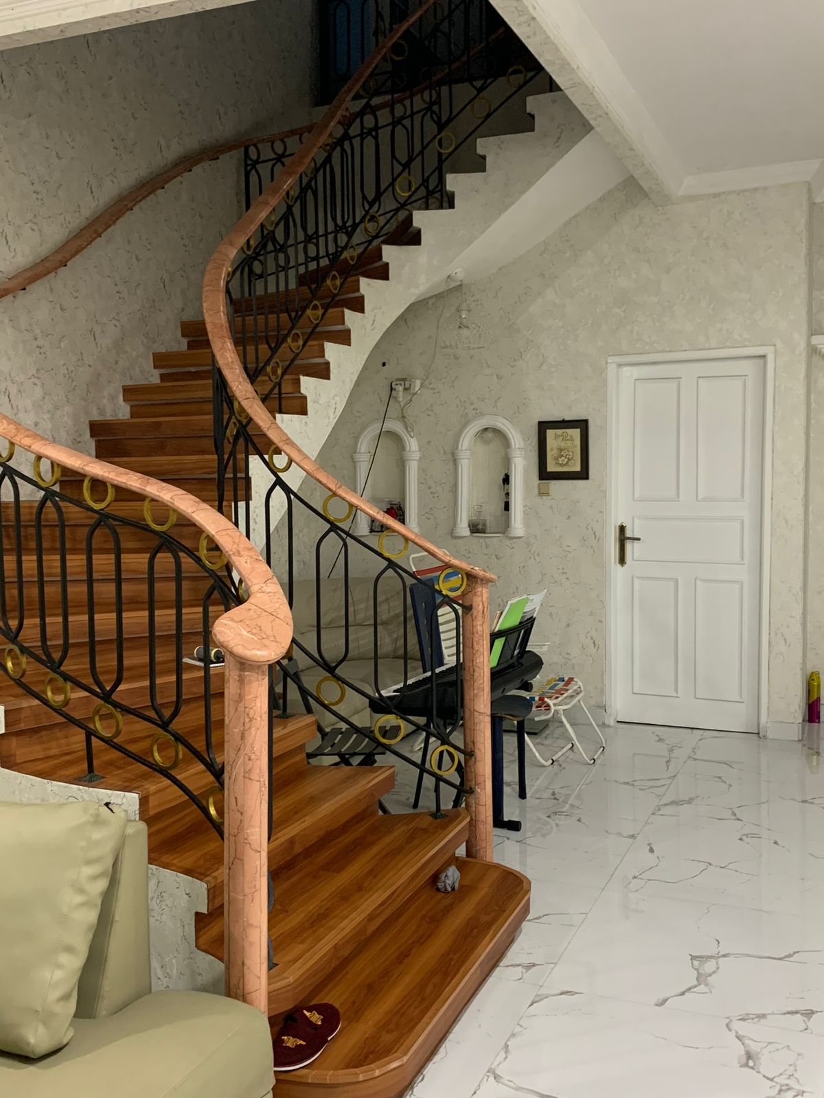 Dijual Rumah Taman Surya, Jakarta Barat