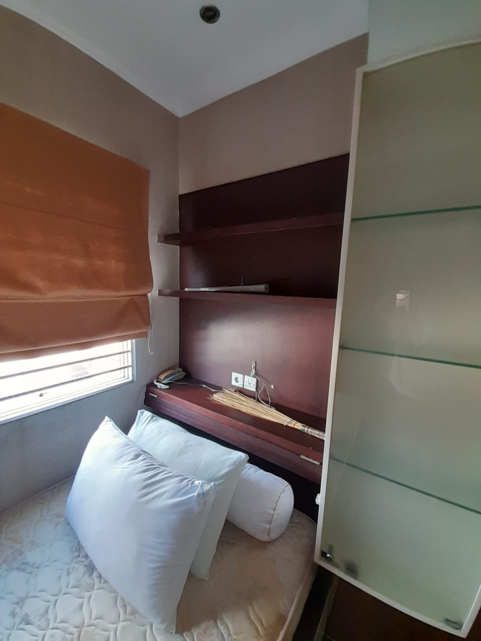 Dijual Apartemen MURAH  City Resort Furnish, Cengkareng