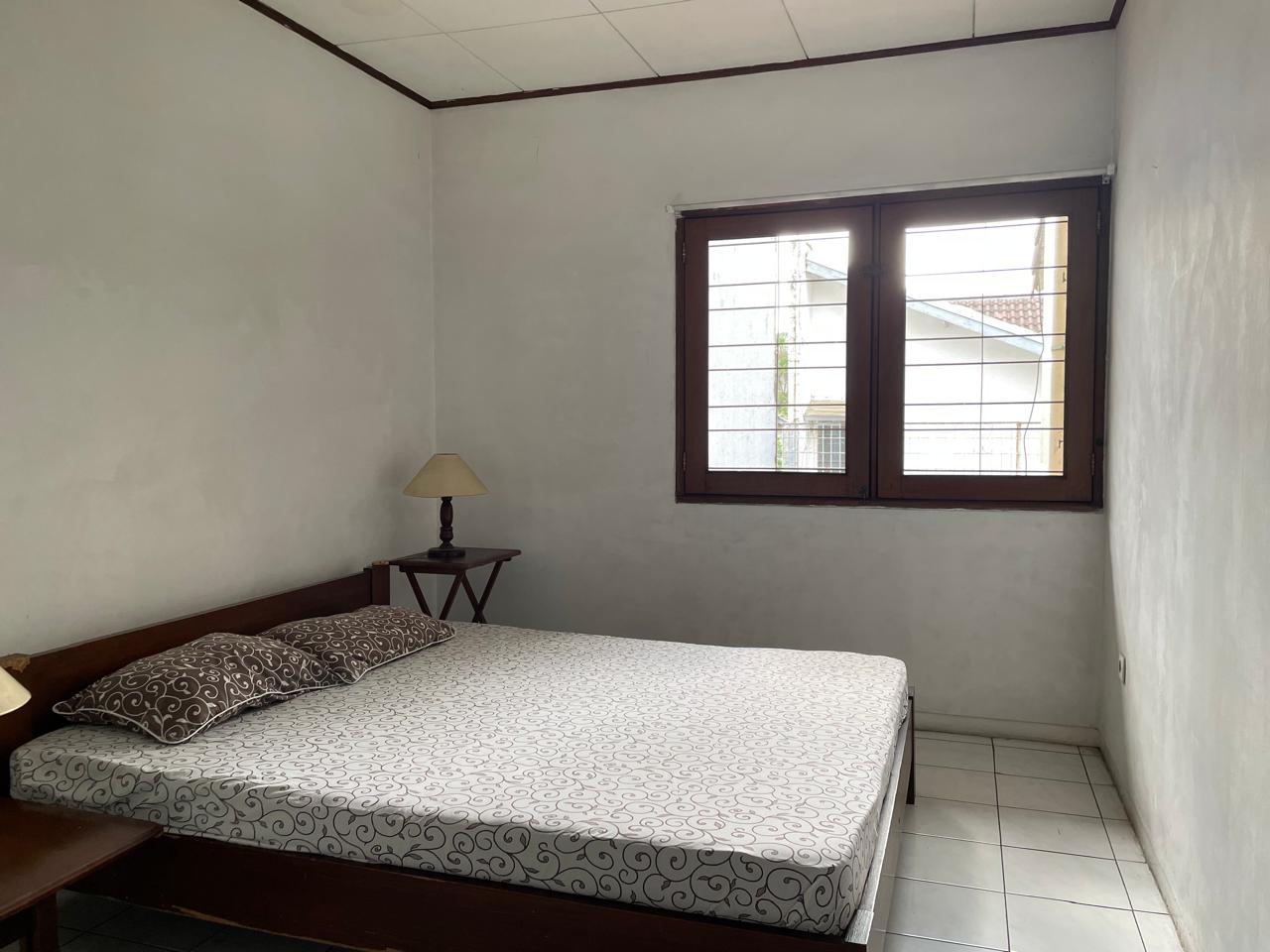 Dijual rumah komplek Srategis di Bintaro Sektor 1