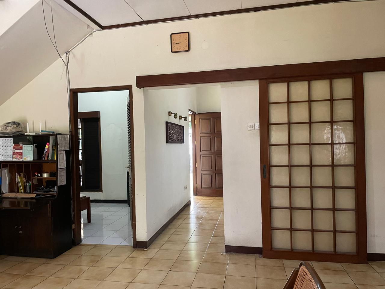 Dijual rumah komplek Srategis di Bintaro Sektor 1