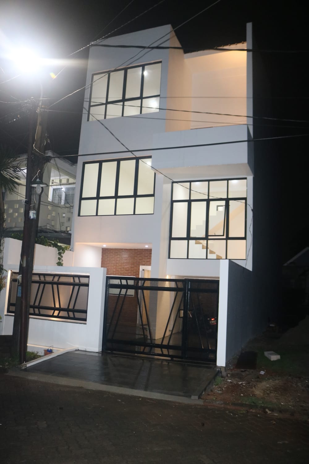 Dijual rumah Baru komplek di Serua, Ciputat, Tangerang Selatan