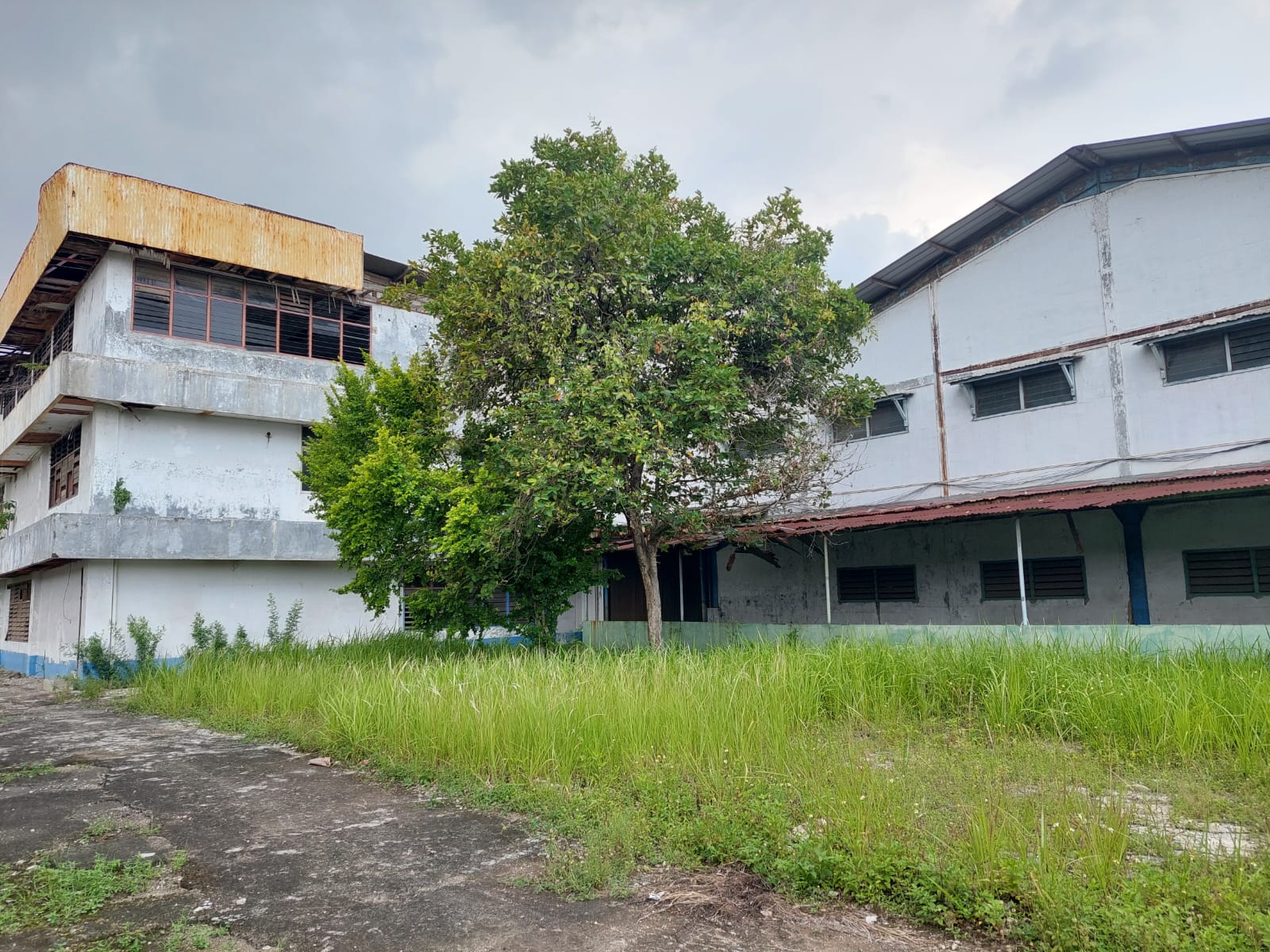 Dijual Gudang hitung tanah saja di kawasan industri Batu Ceper