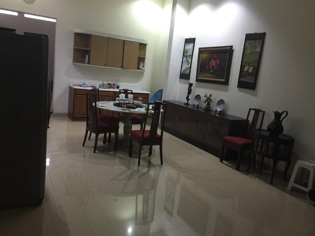 Dijual Rumah Srengseng uk 15 x 35 m di Jakarta Barat