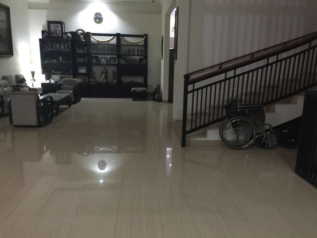 Dijual Rumah Srengseng uk 15 x 35 m di Jakarta Barat