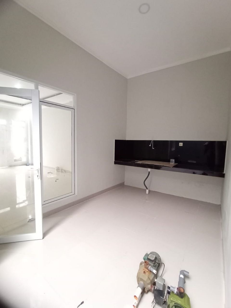 Rumah Mewah Luas 4 Kamar Tidur di Kemang Sukmajaya Depok
