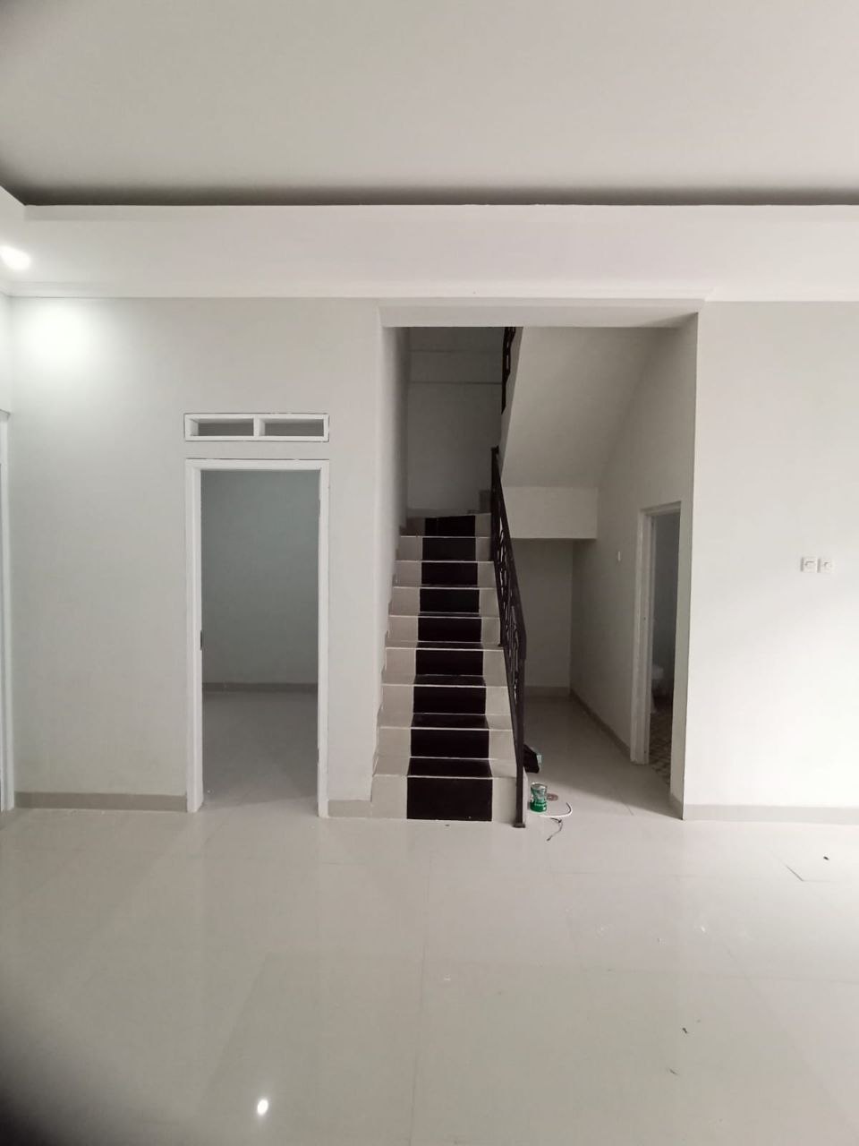 Rumah Mewah Luas 4 Kamar Tidur di Kemang Sukmajaya Depok