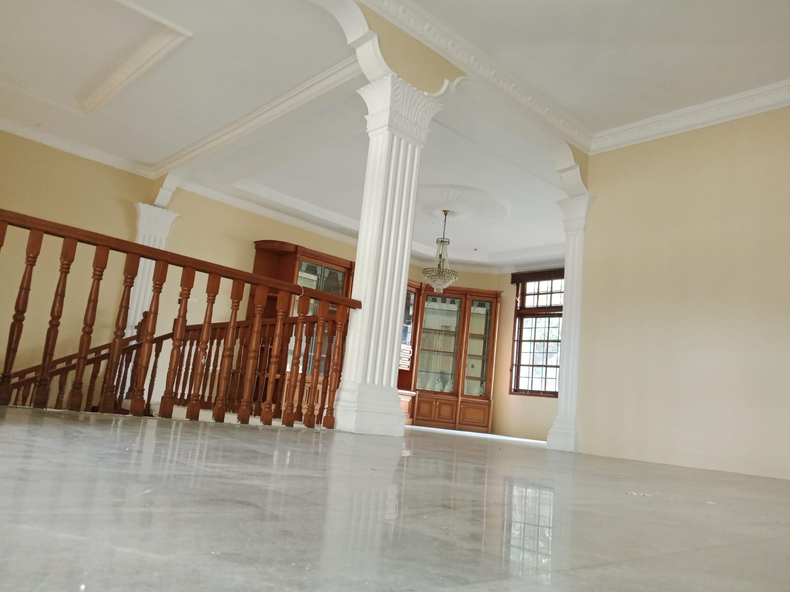 rumah klasik cantik Kebon Kacang, Tanah Abang, Jakarta Pusat