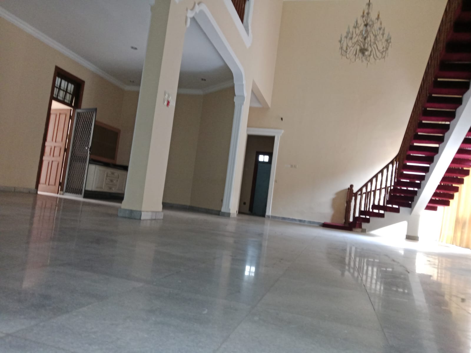 rumah klasik cantik Kebon Kacang, Tanah Abang, Jakarta Pusat