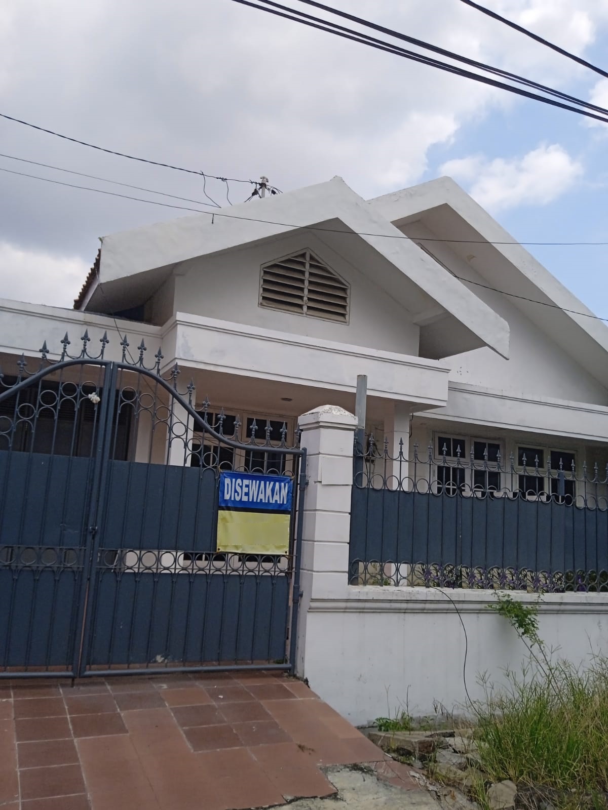 rumah disewakan dharmahusada indah utara surabaya
