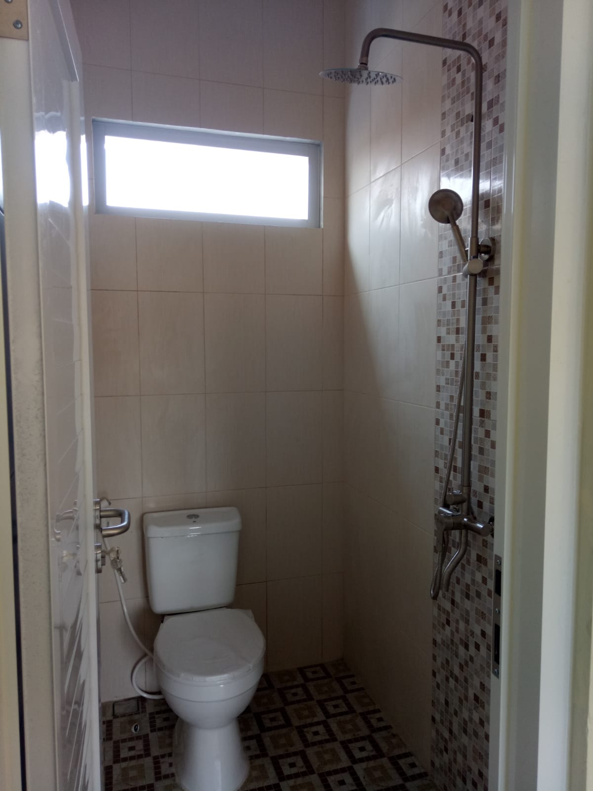 Disewakan ruko super strategis di mainroad Arcamanik Bandung