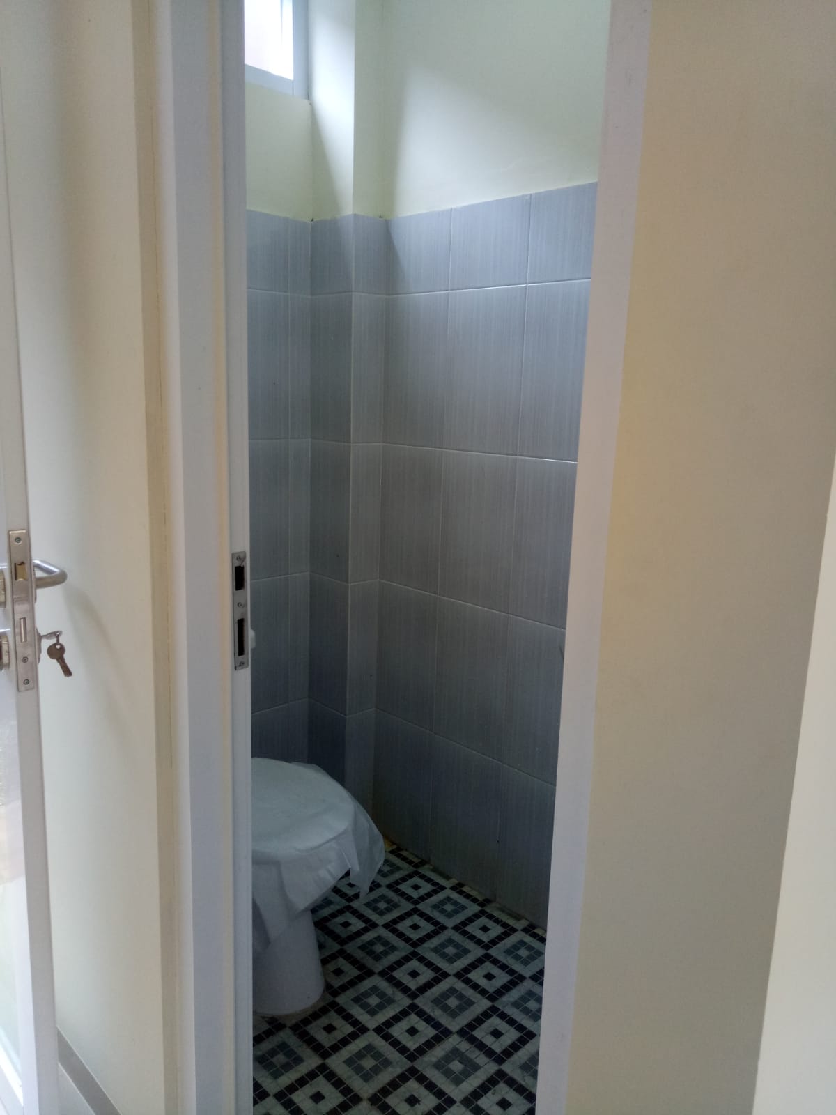 Disewakan ruko super strategis di mainroad Arcamanik Bandung