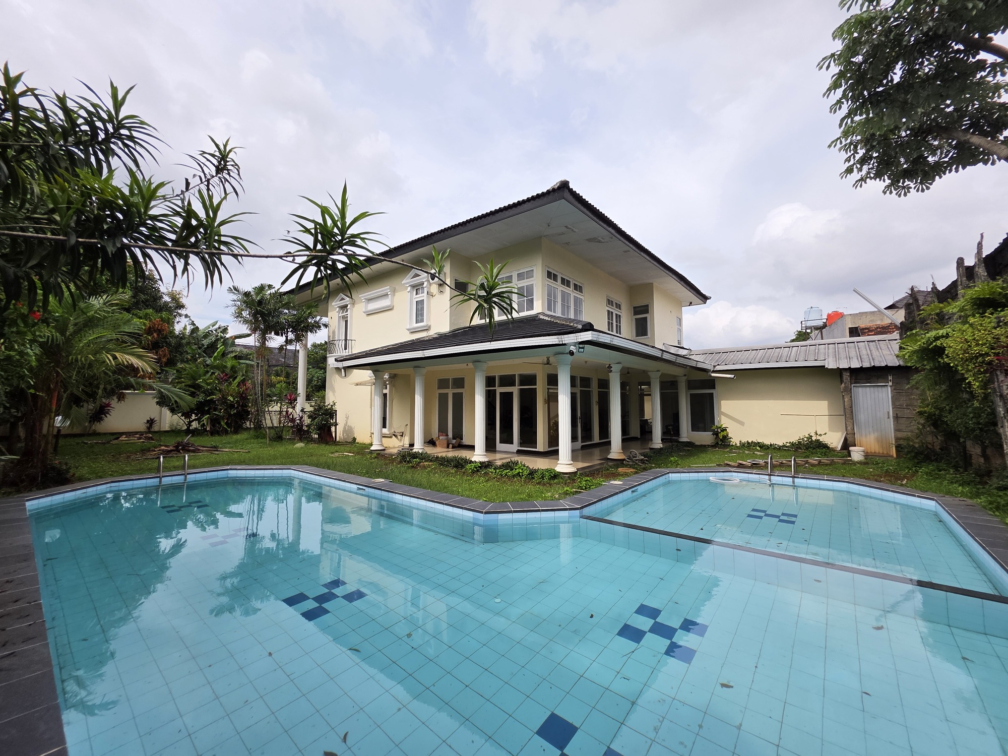 Rumah Semi Furnished di Cilandak, Jakarta Selatan