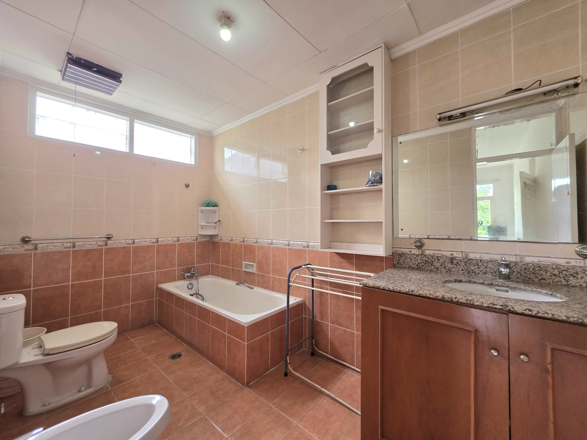 Rumah Semi Furnished di Cilandak, Jakarta Selatan