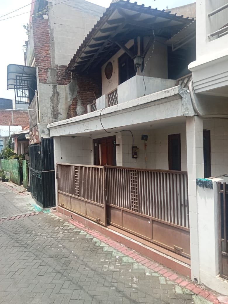 Rumah Sidosermo 2 lantai Surabaya