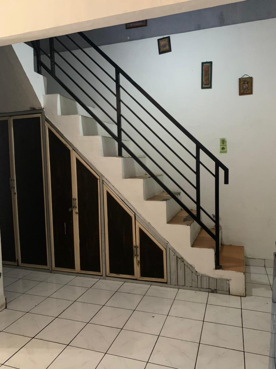 Rumah 2 Lt Jalan Boulevard Perumahan Sukatani Permai Depok