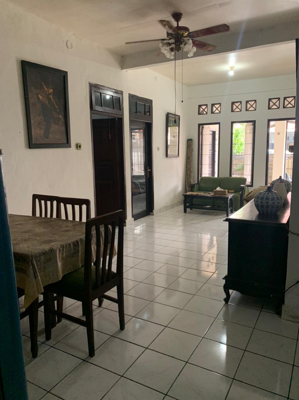 Rumah 2 Lt Jalan Boulevard Perumahan Sukatani Permai Depok