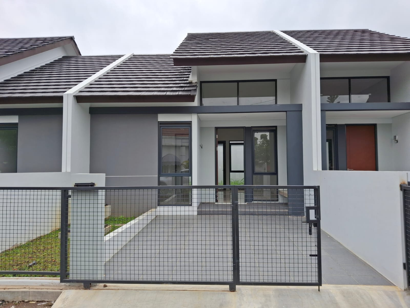 Jual cepat rumah baru minimalis di Komplek Antapani City Bandung