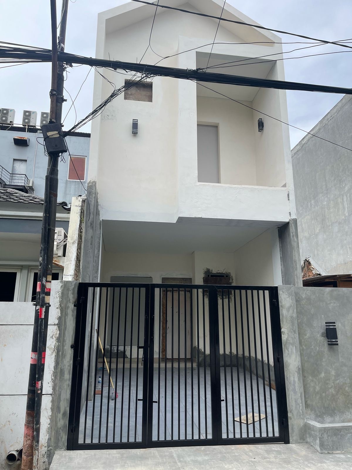 Dijual Rumah Baru Murah Minimalis Tengah kota JakBar Tomang