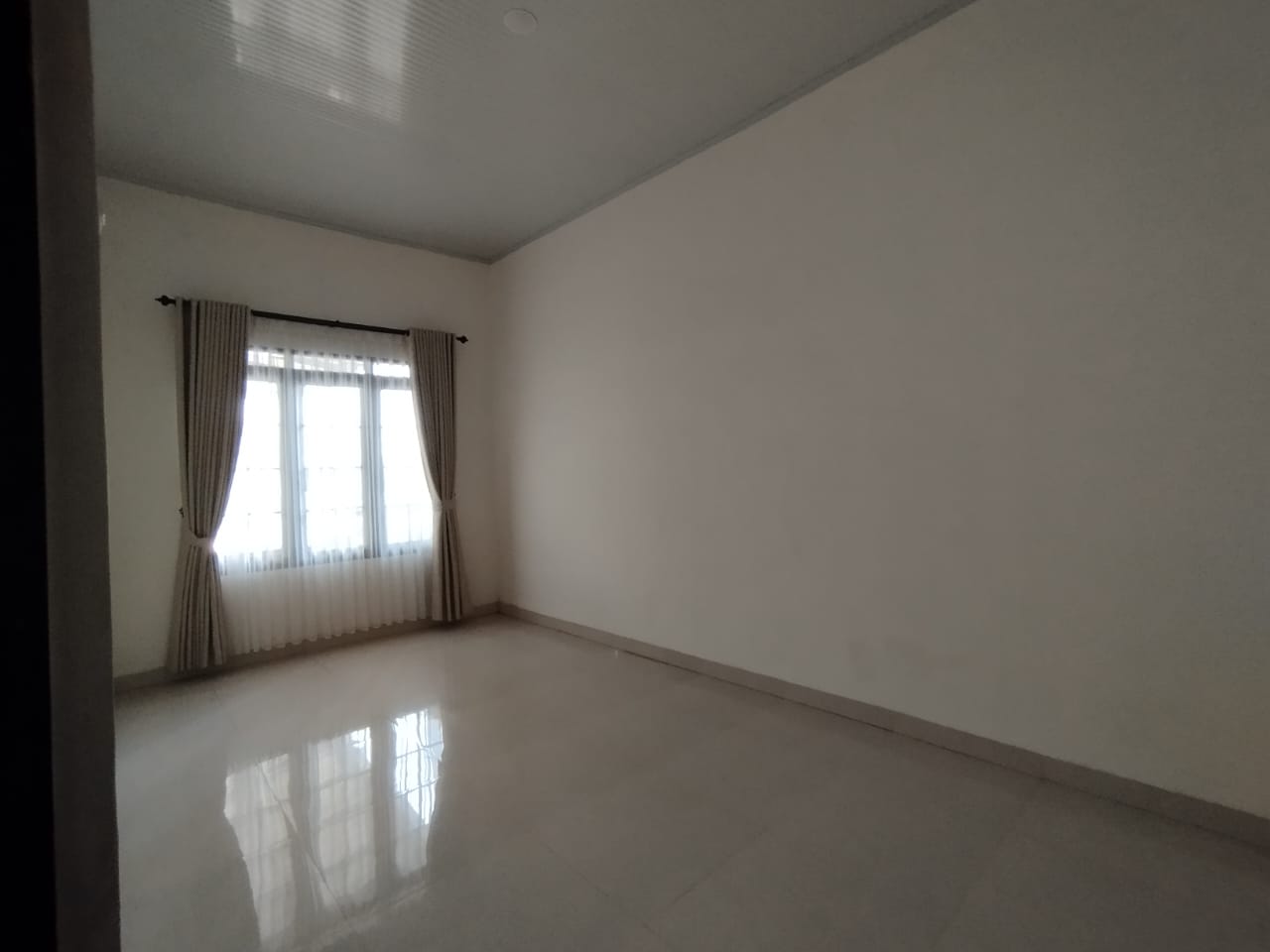 Jual rumah 1 lantai di Komplek Cisaranten Kulon Arcamanik