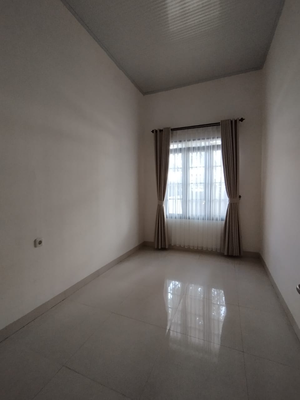 Jual rumah 1 lantai di Komplek Cisaranten Kulon Arcamanik