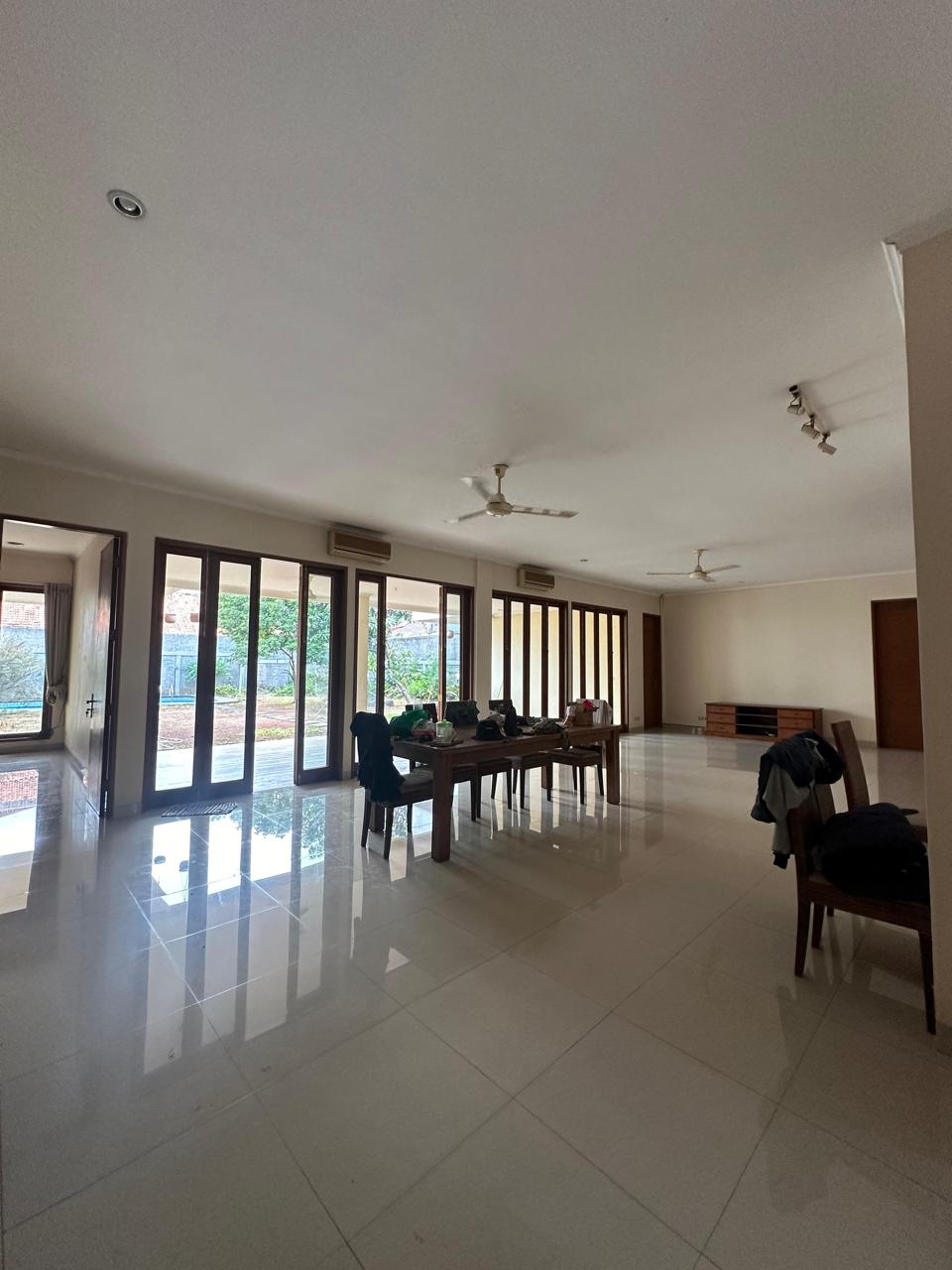 Dijual Rumah luas Daerah Kebayoran Baru, Jakarta Selatan