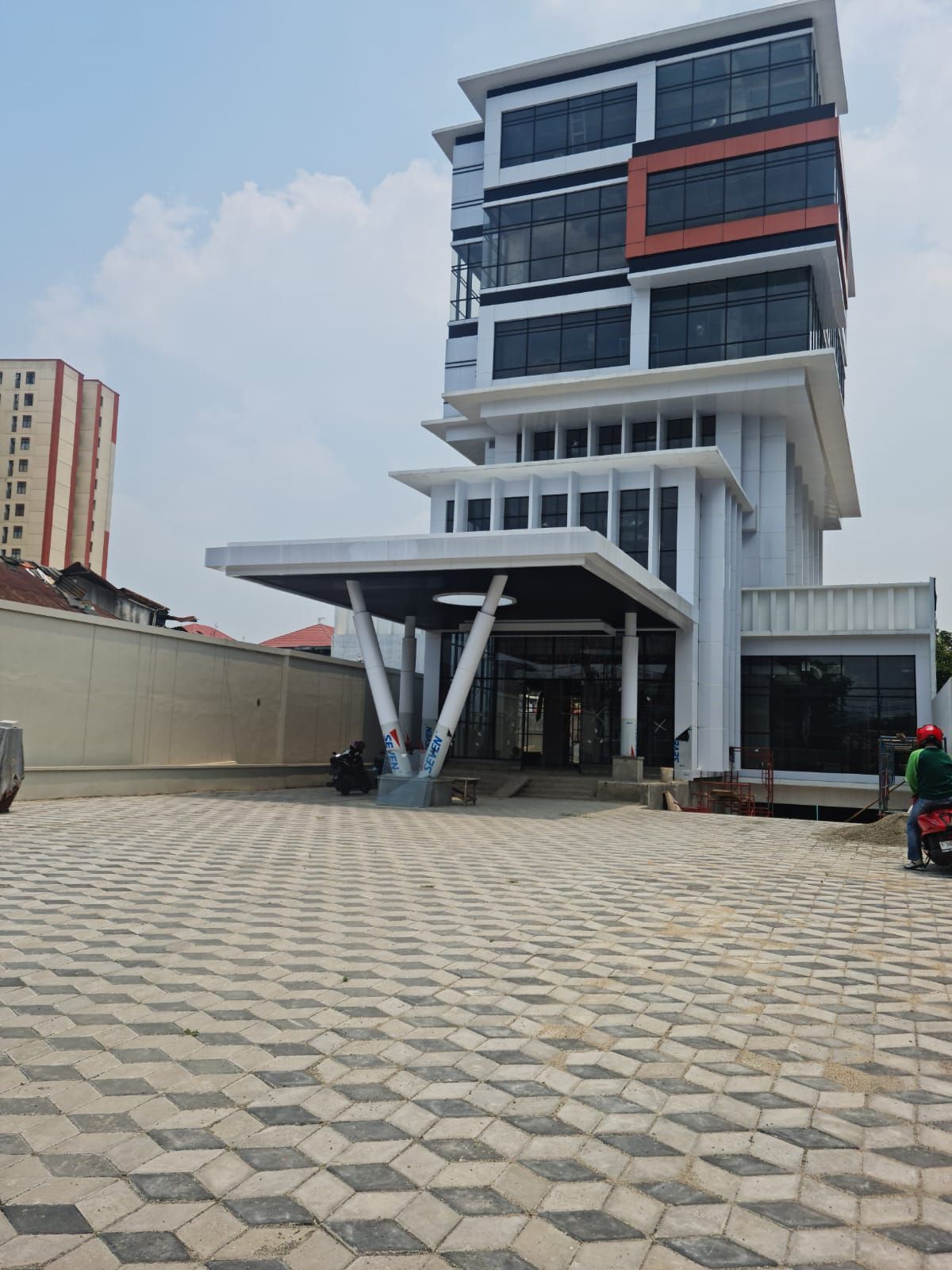 Dijual Gedung Baru di Kampung Melayu, Jatinegara, Jakarta Timur