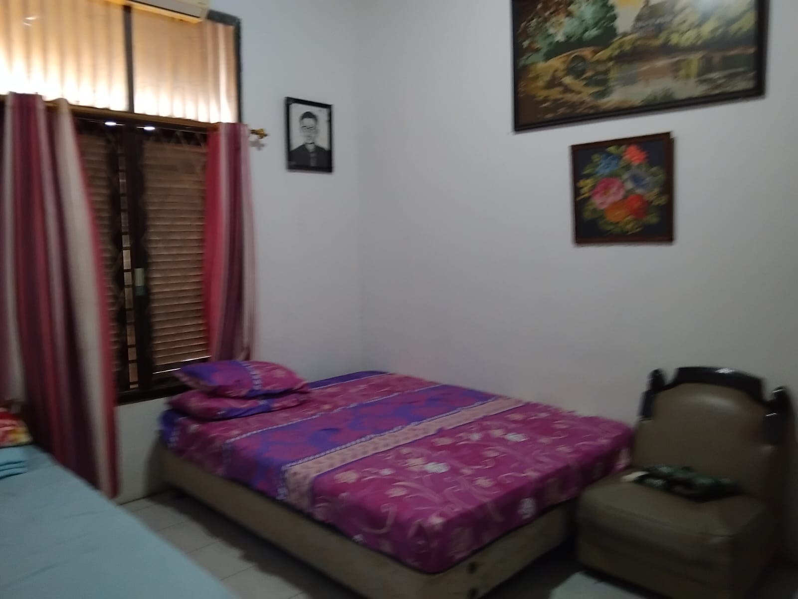 Dijual rumah komplek strategis di Jakasampurna, Bekasi Barat