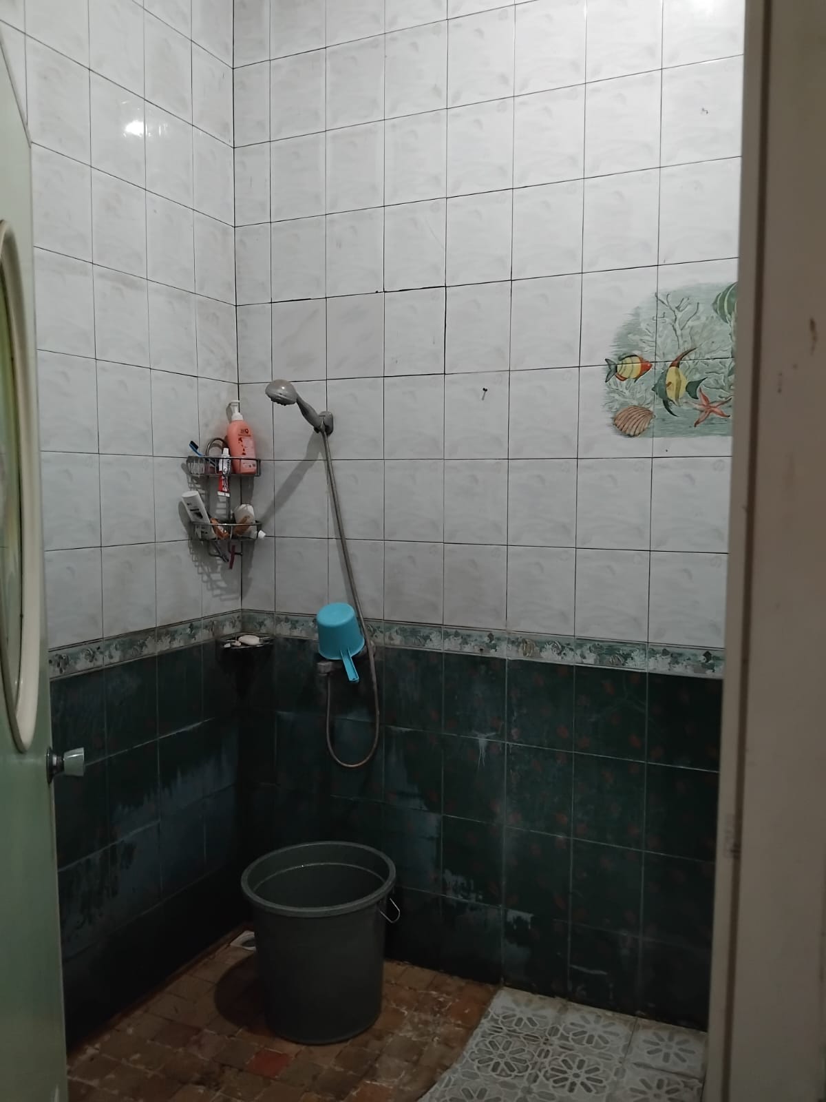 Dijual rumah komplek strategis di Jakasampurna, Bekasi Barat