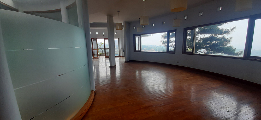 Villa Modern View Kota Bandung di Kawasan Dago