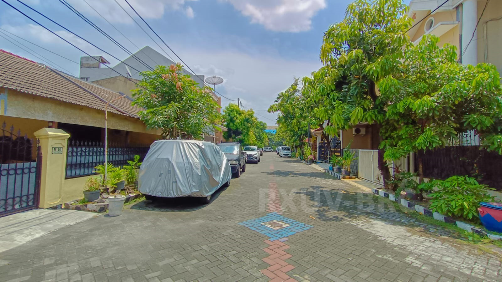 Rumah Impian Keluarga di Lingkungan Nyaman Wiyung, Harga Nego!