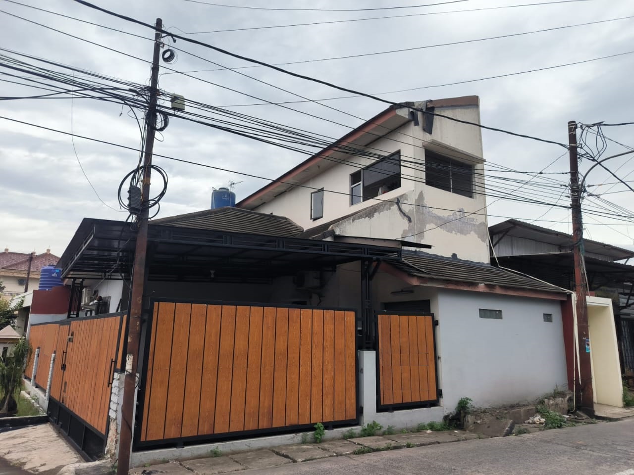 Dijual Rumah 1,5 Lantai di daerah Tanah Baru, Beji, Depok