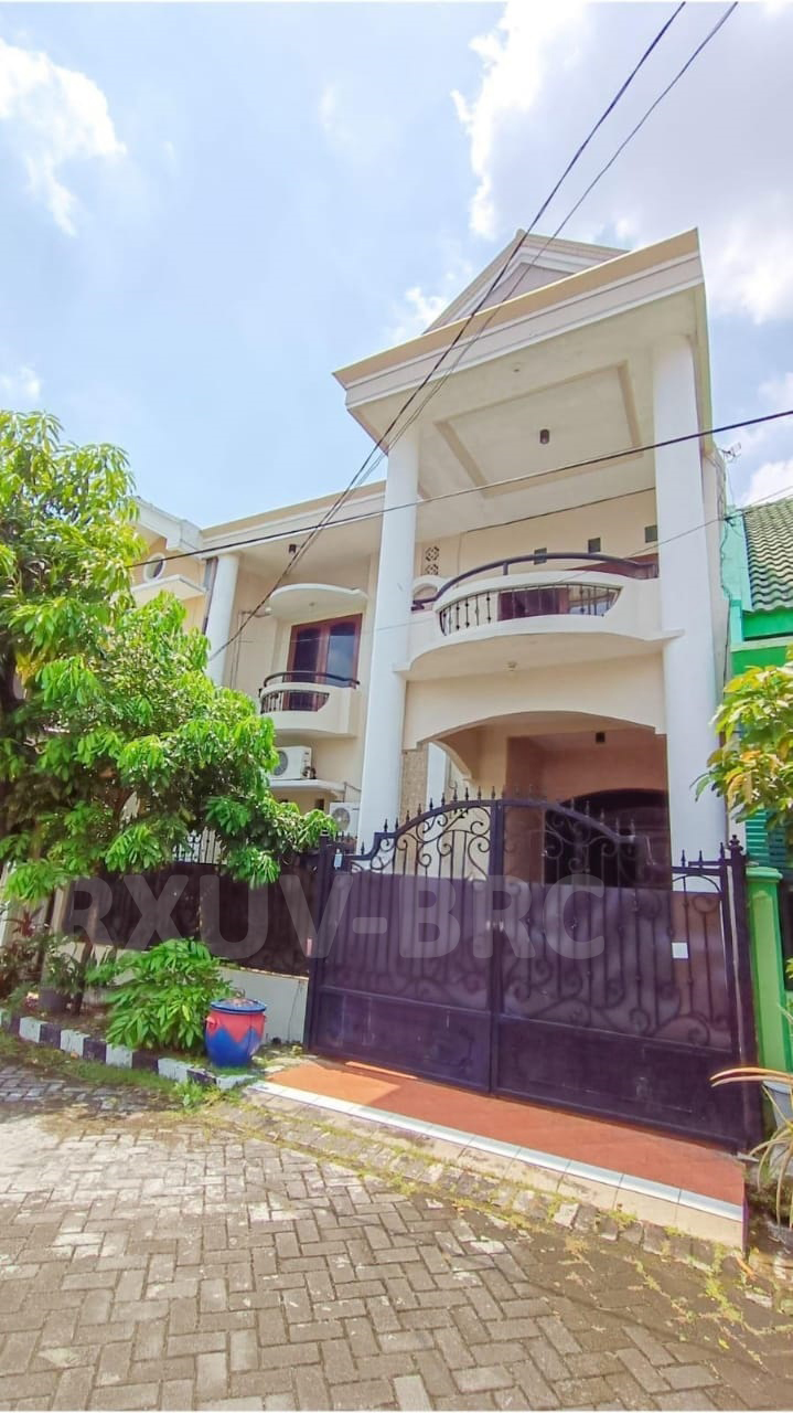 Rumah Impian Keluarga di Lingkungan Nyaman Wiyung, Harga Nego!