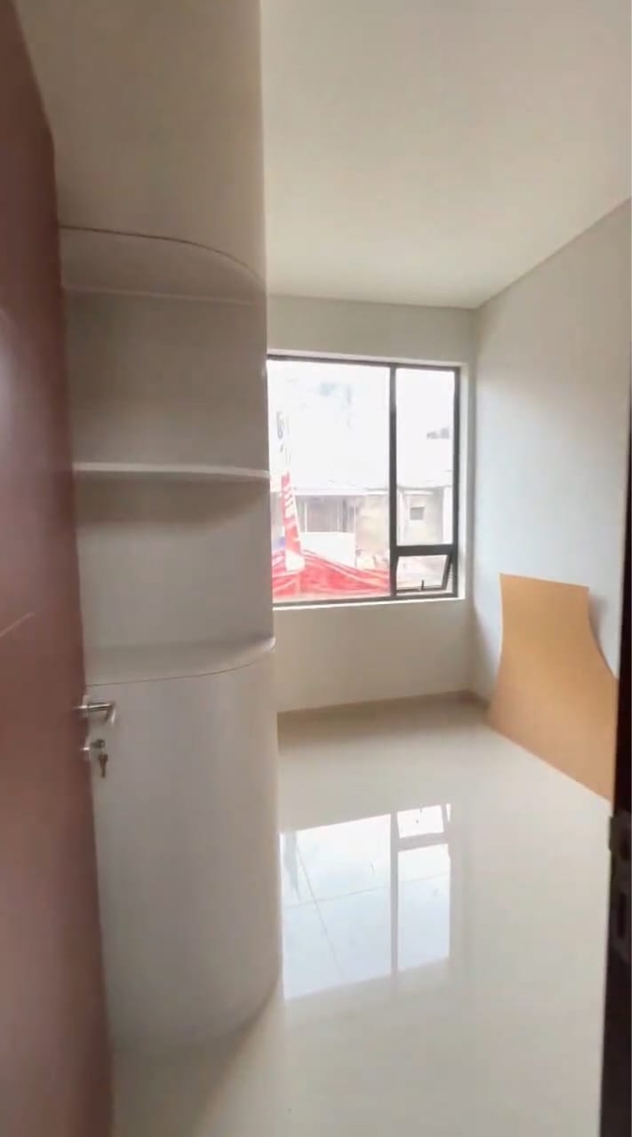 Dijual Rumah Baru Posisi Hook Daerah Antapani
