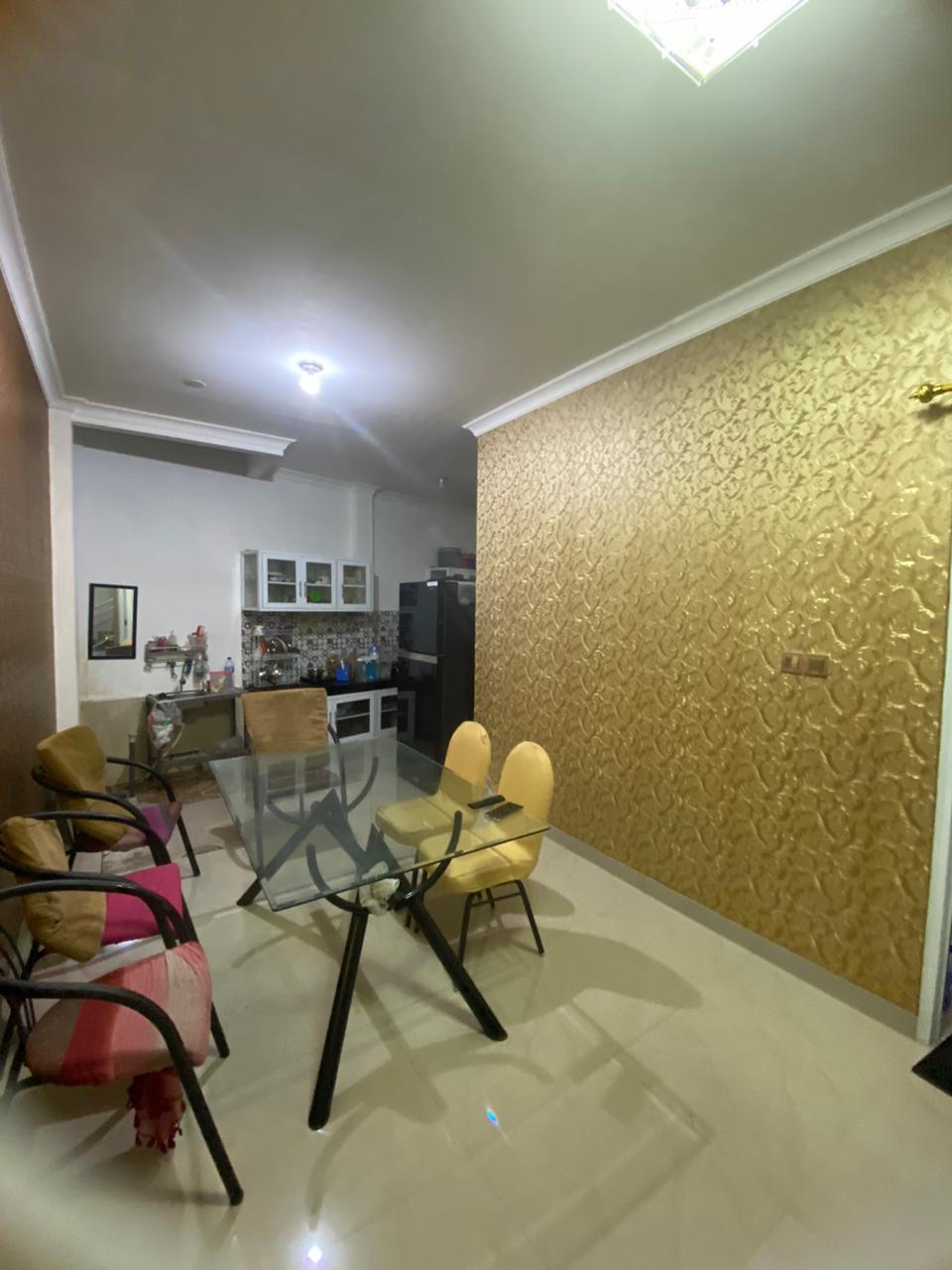 Dijual Rumah 2Lt strategis di komplek Ciater permai, Tangsel.
