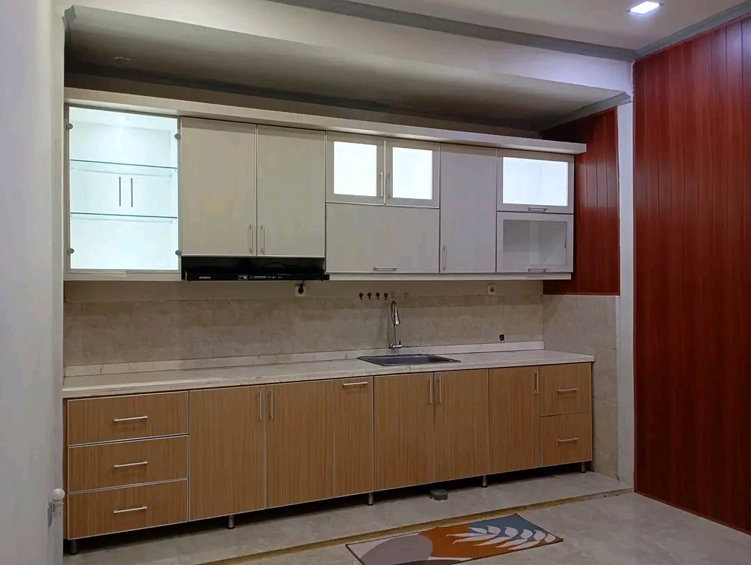 Dijual Rumah 2Lt fulll Renovasi strategis dekat gerbang tol lim.