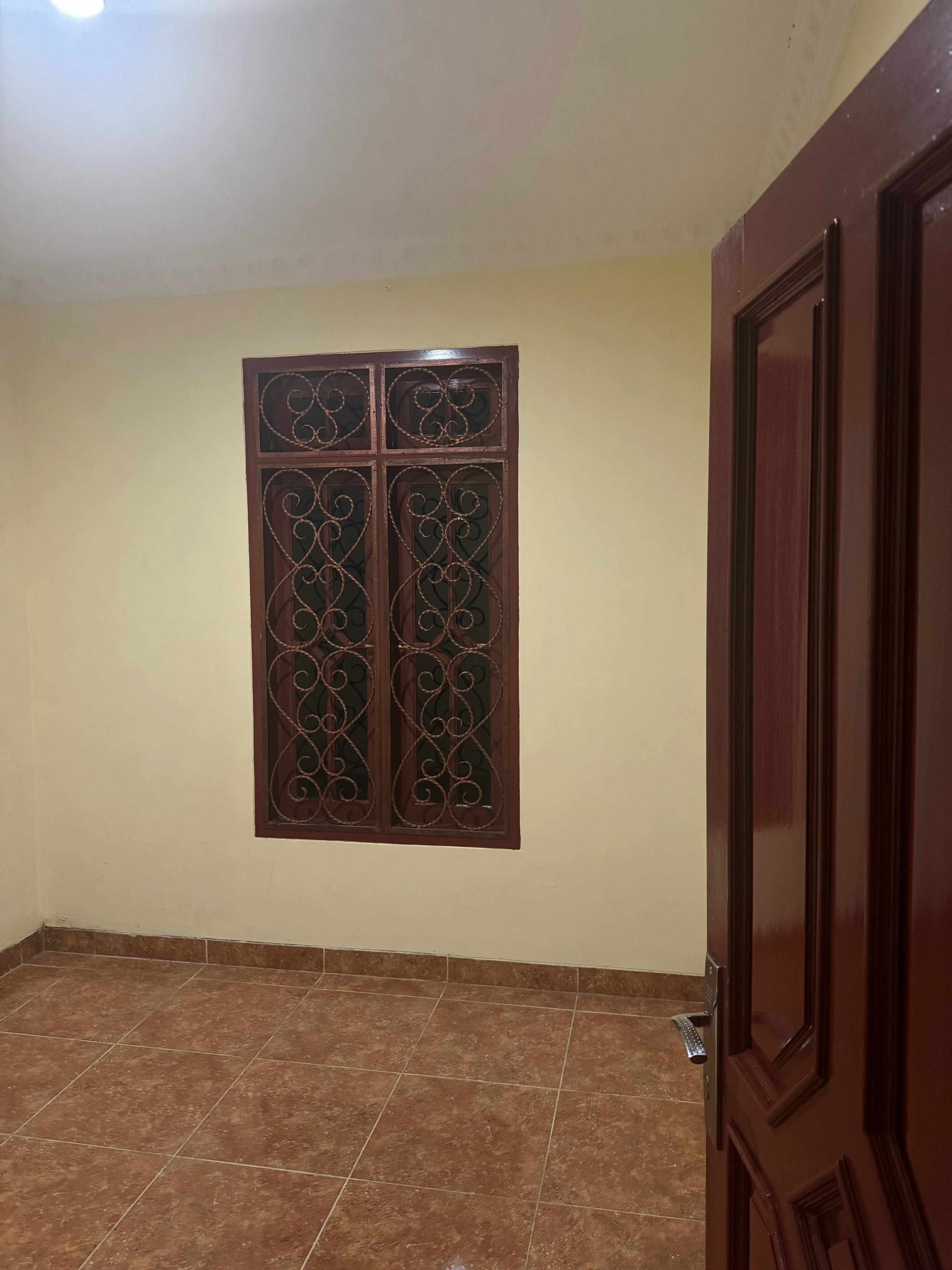 Disewakan Ruko 2 lantai di Bidara Cina, Jatinegara, Jakarta