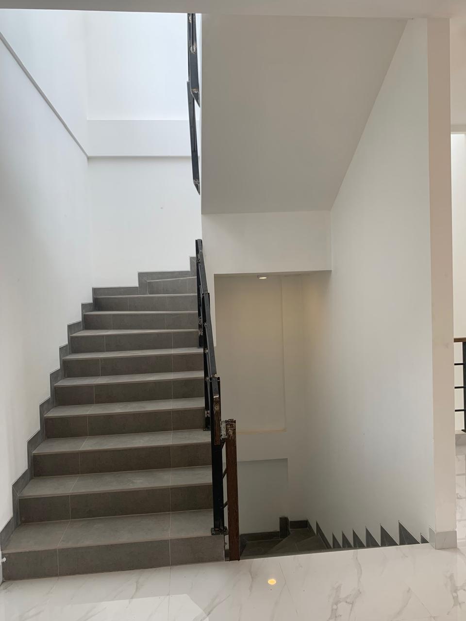 Dijual Rumah Mewah di Kebayoran Lama, Jakarta Selatan