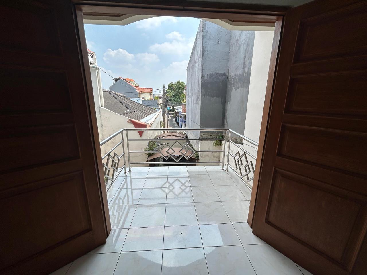 Dijual rumah di Kelapa Dua, Kebon Jeruk, Jakarta Barat