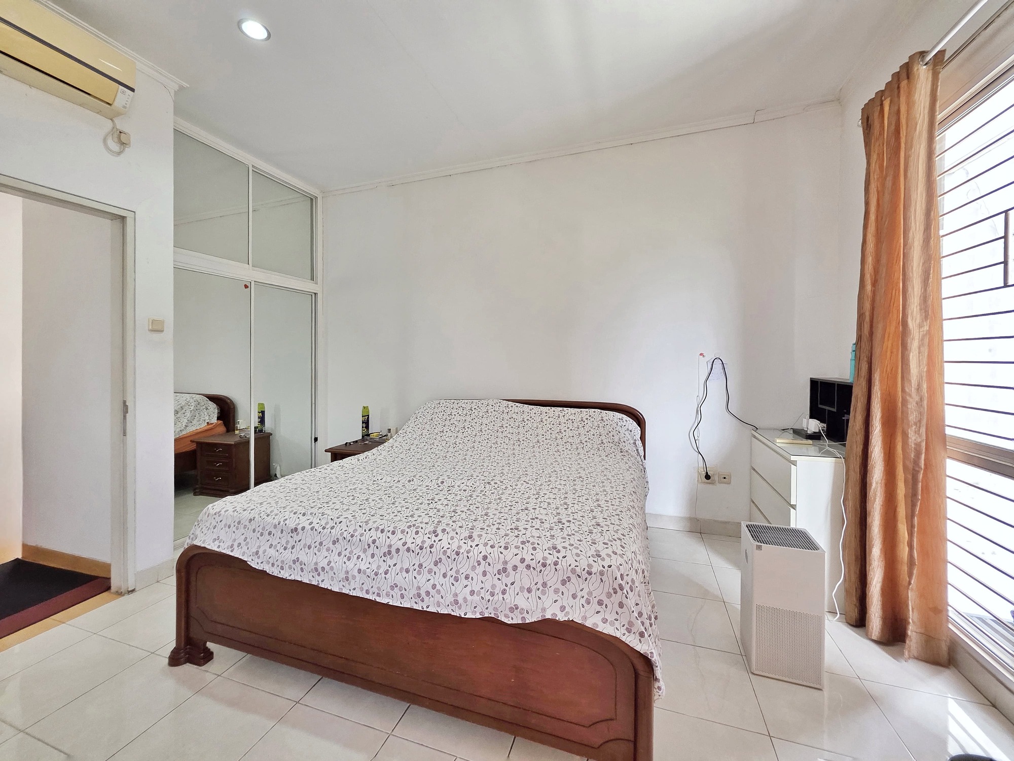 Rumah Bagus Semi Furnished Delatinos Cluster Costarica, BSD