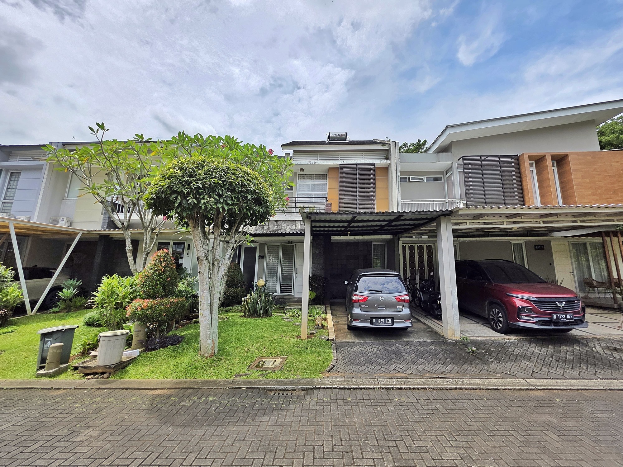 Rumah Bagus Semi Furnished Delatinos Cluster Costarica, BSD