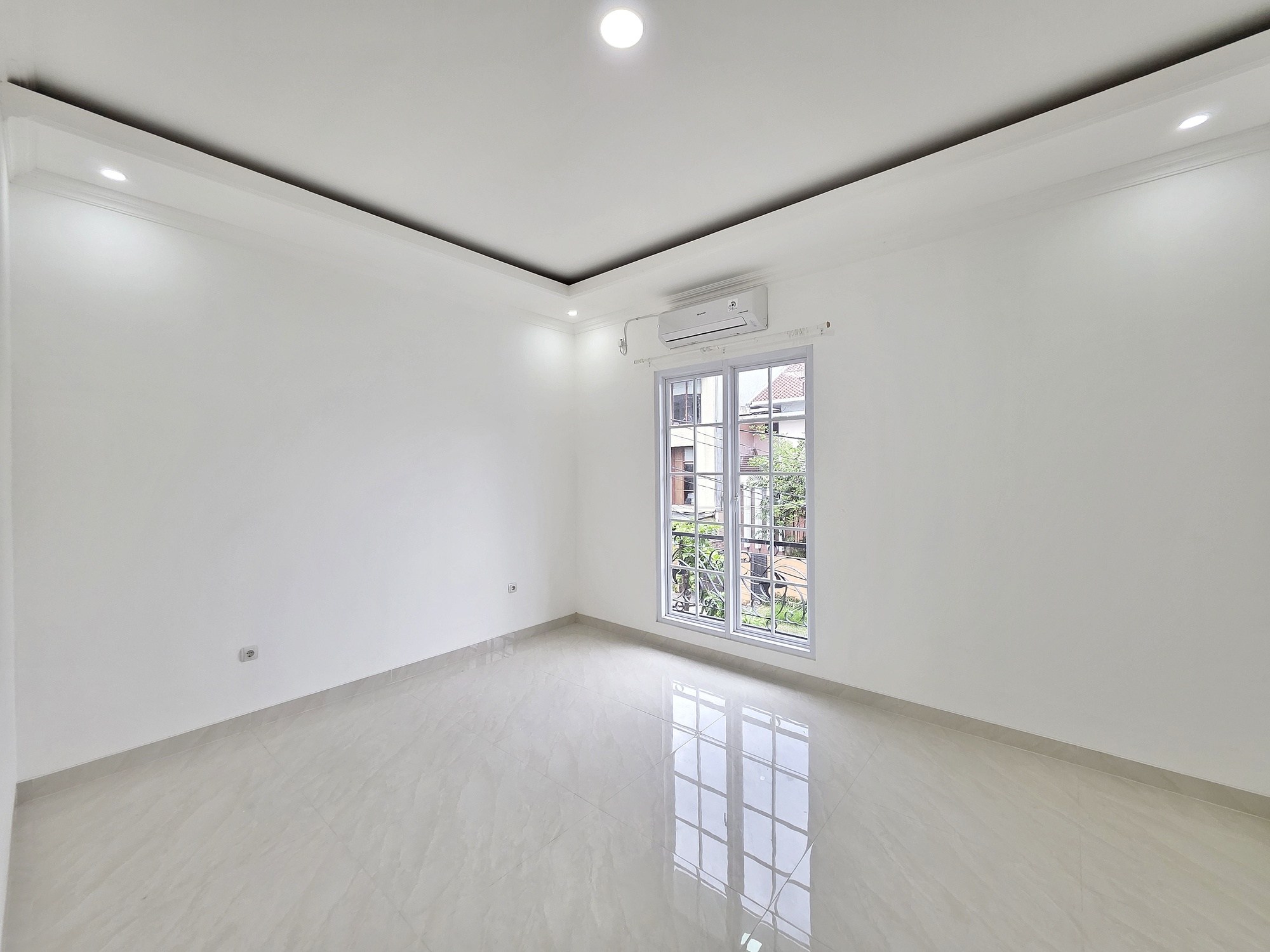 Rumah Pondok Indah Brand New di Jakarta Selatan