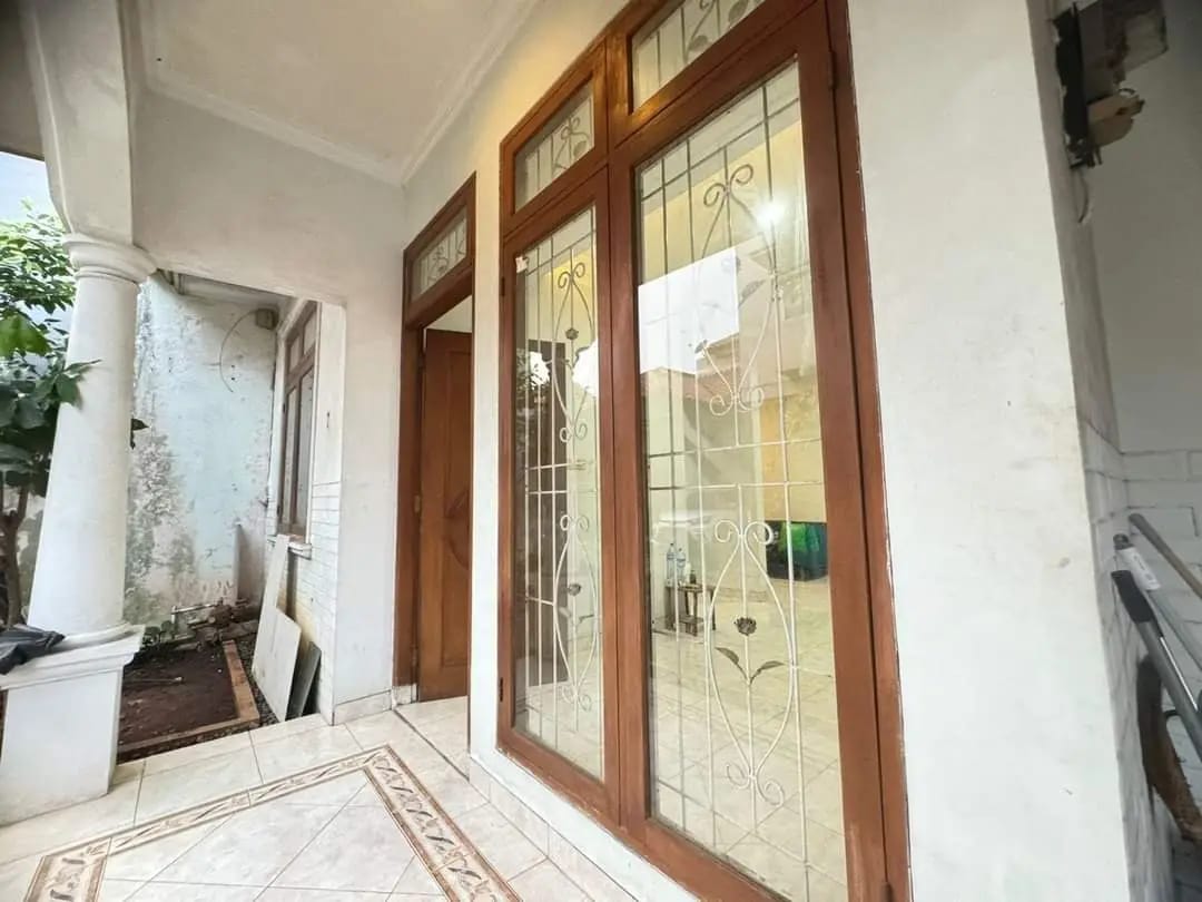 Dijual Rumah 2Lt strategis di puri pondok cabe townhouse, tangse