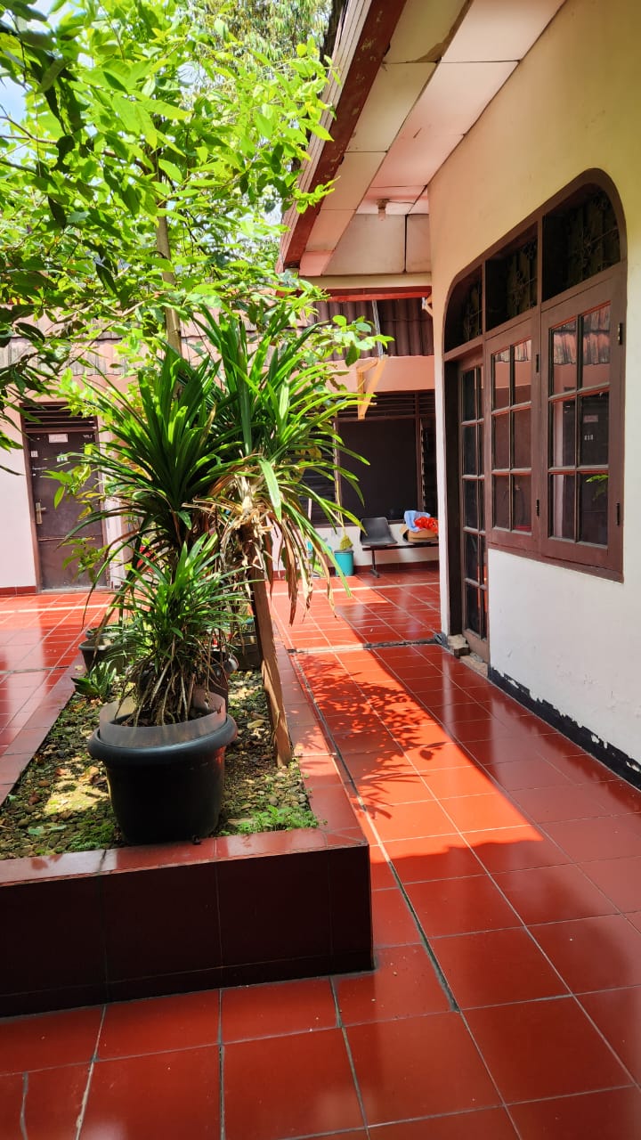 Dijual rumah luas di area Cilandak KKO, Cilandak Timur